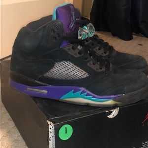 Air Jordan 5 retro “Black Grape”